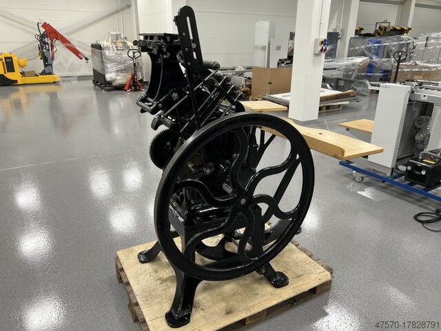 Letterpress printing press foot operated