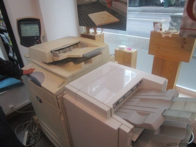 XEROX DC250 mit Broschürenfinischer