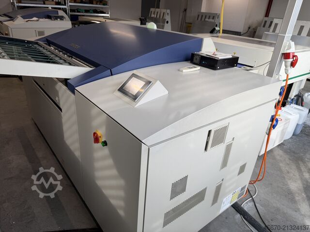 Fujifilm / Screen PT-R8900