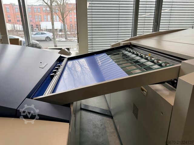 Fujifilm / Screen PT-R8900