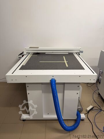 Secabo FC100 — планшетный режущий плоттер с вакуумным столом